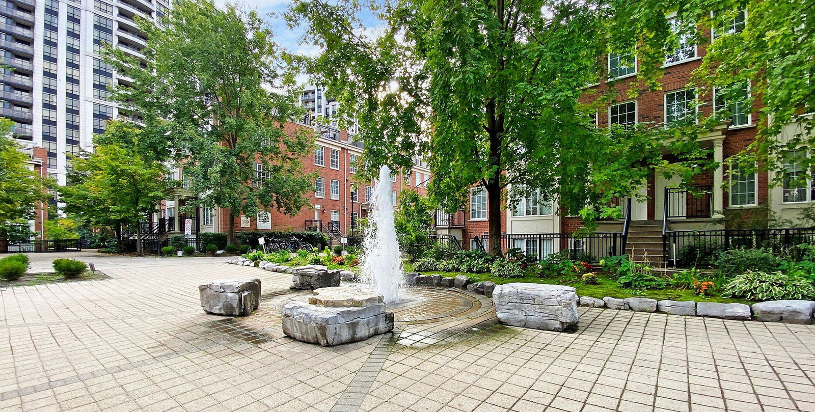 Patio — Everson Drive Townhomes, North York, Toronto