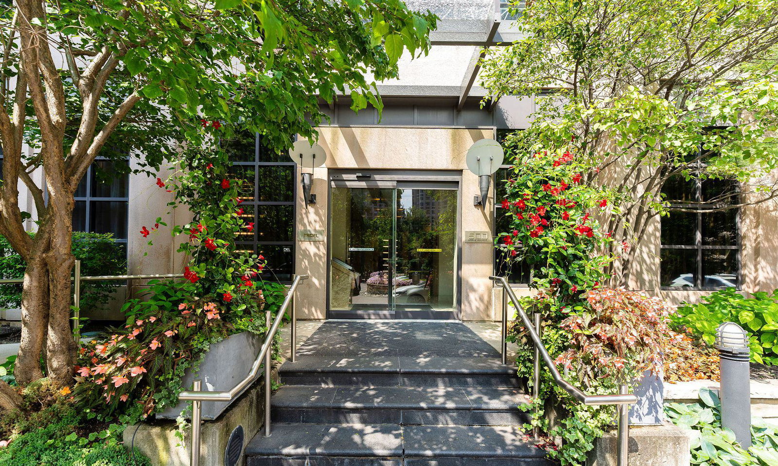 Entrance — Grand Triomphe II Condos, North York, Toronto