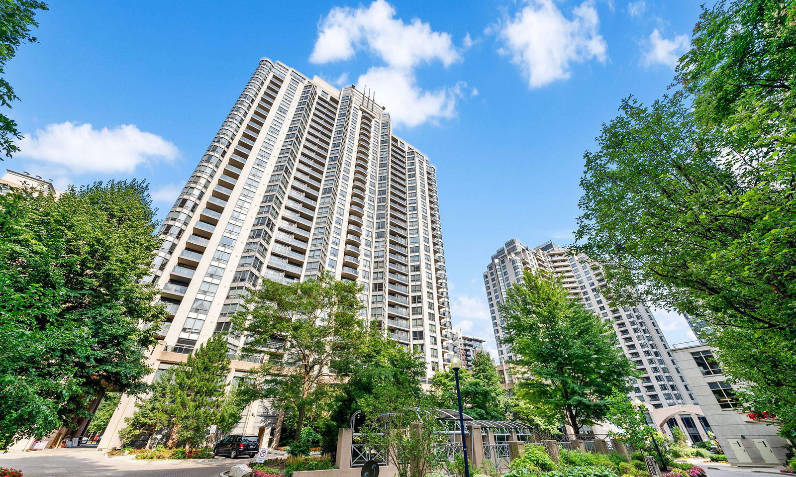 Exterior Side — Grande Triomphe Condos, North York, Toronto