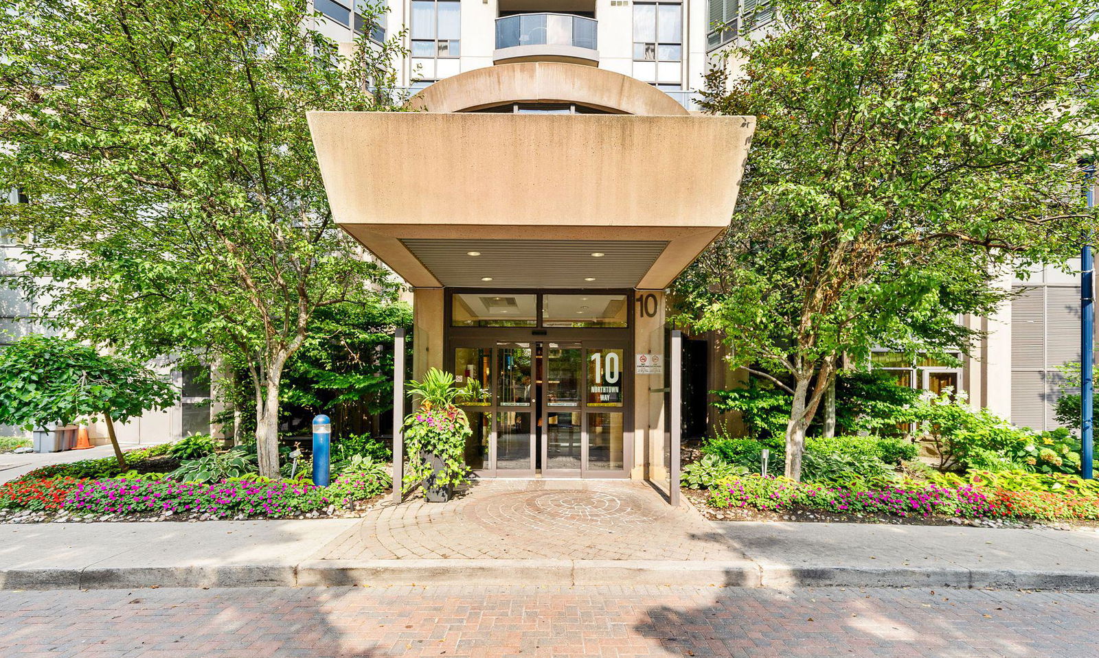 Entrance — Grande Triomphe Condos, North York, Toronto