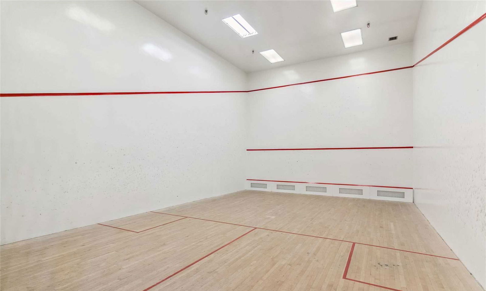 Squash Court — Greystone Walk I Condos, Scarborough, Toronto