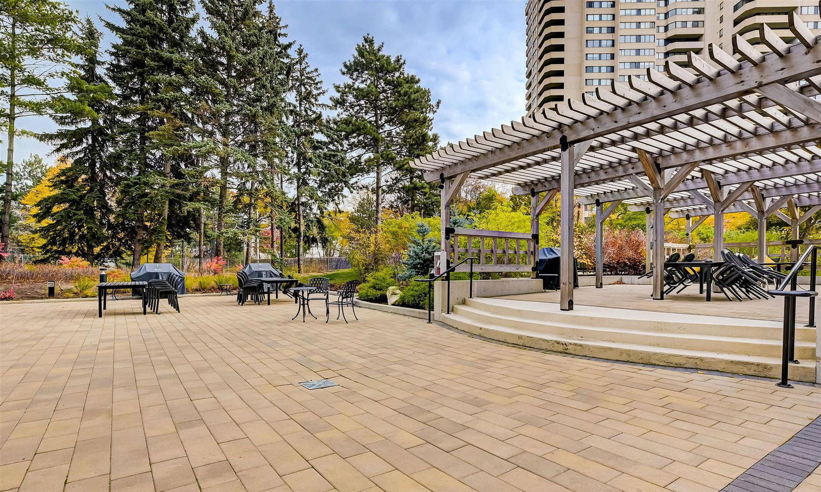 Patio — Highgate Condos, North York, Toronto