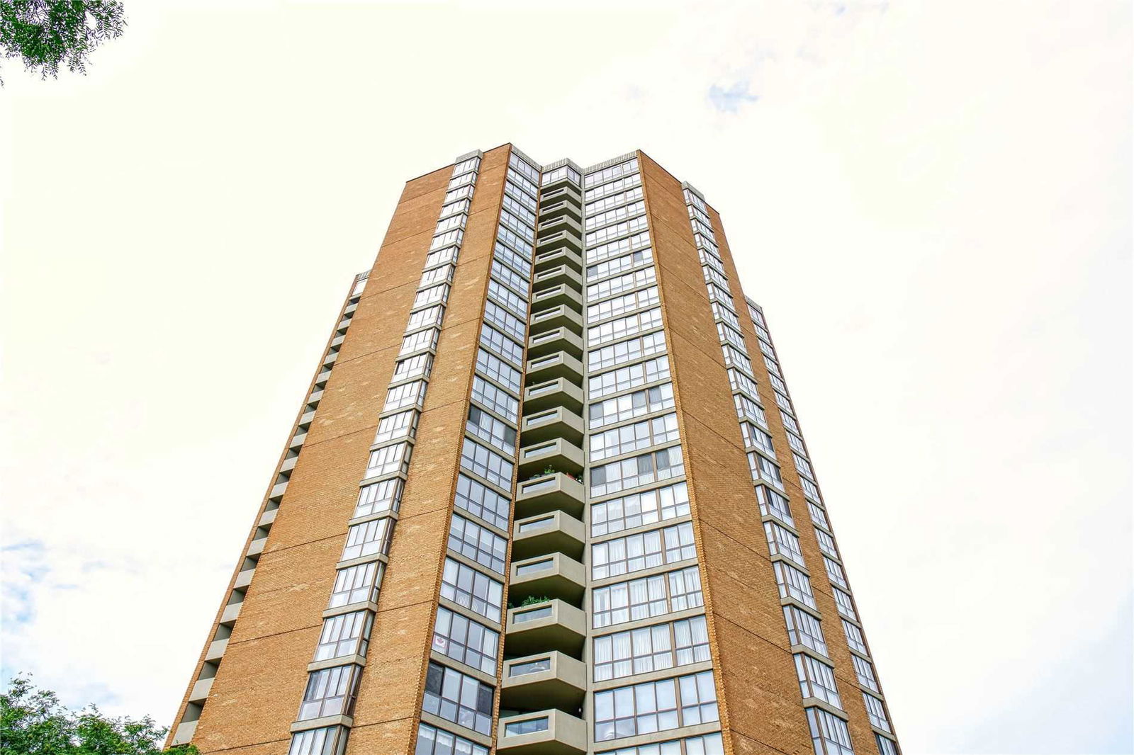 Islington 2000 Condos, Etobicoke, Toronto