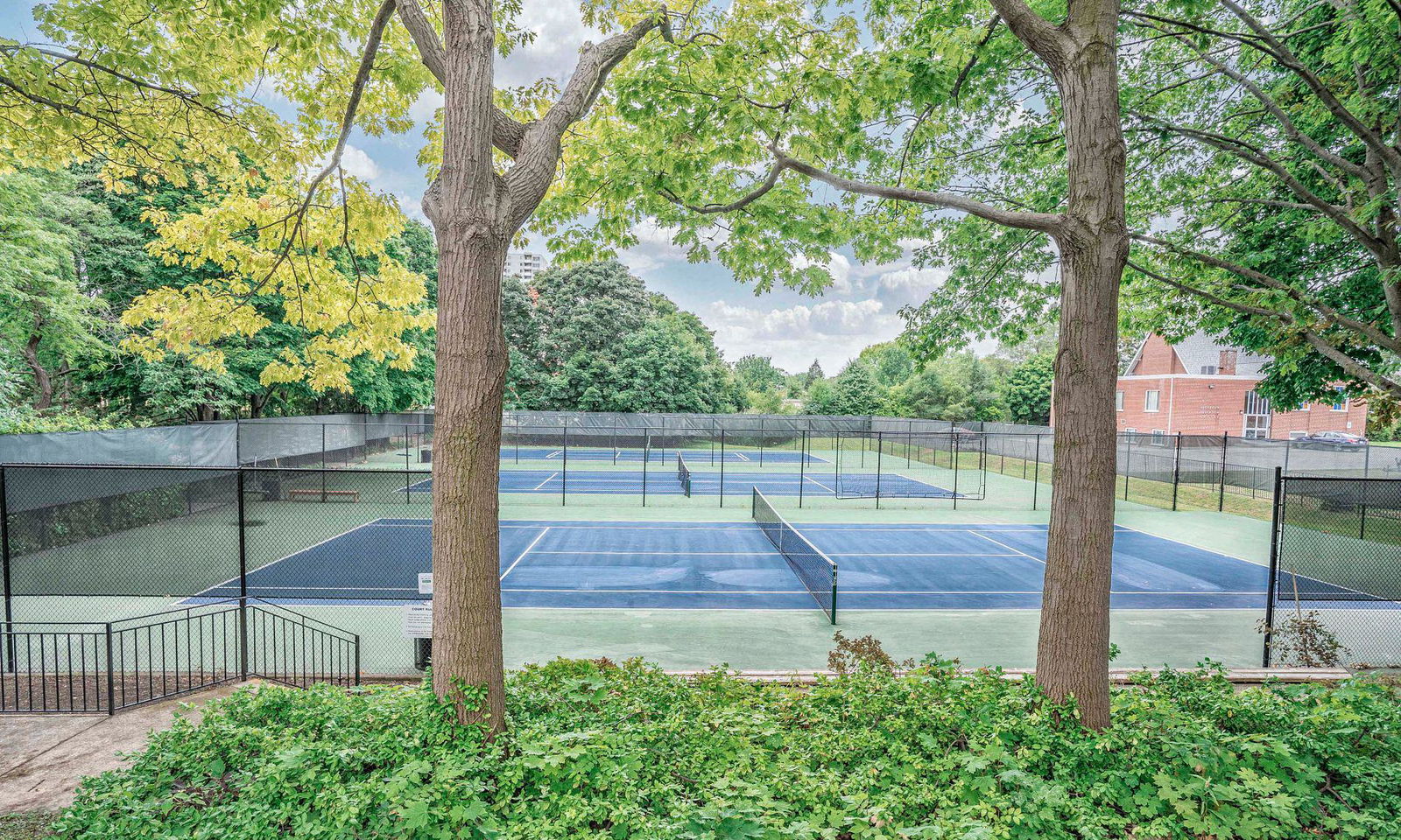 Tennis — Islington 2000 Condos, Etobicoke, Toronto