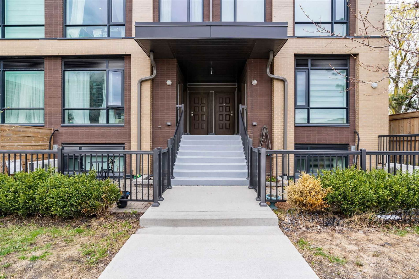 LA Courtyards Townhomes, North York, Toronto