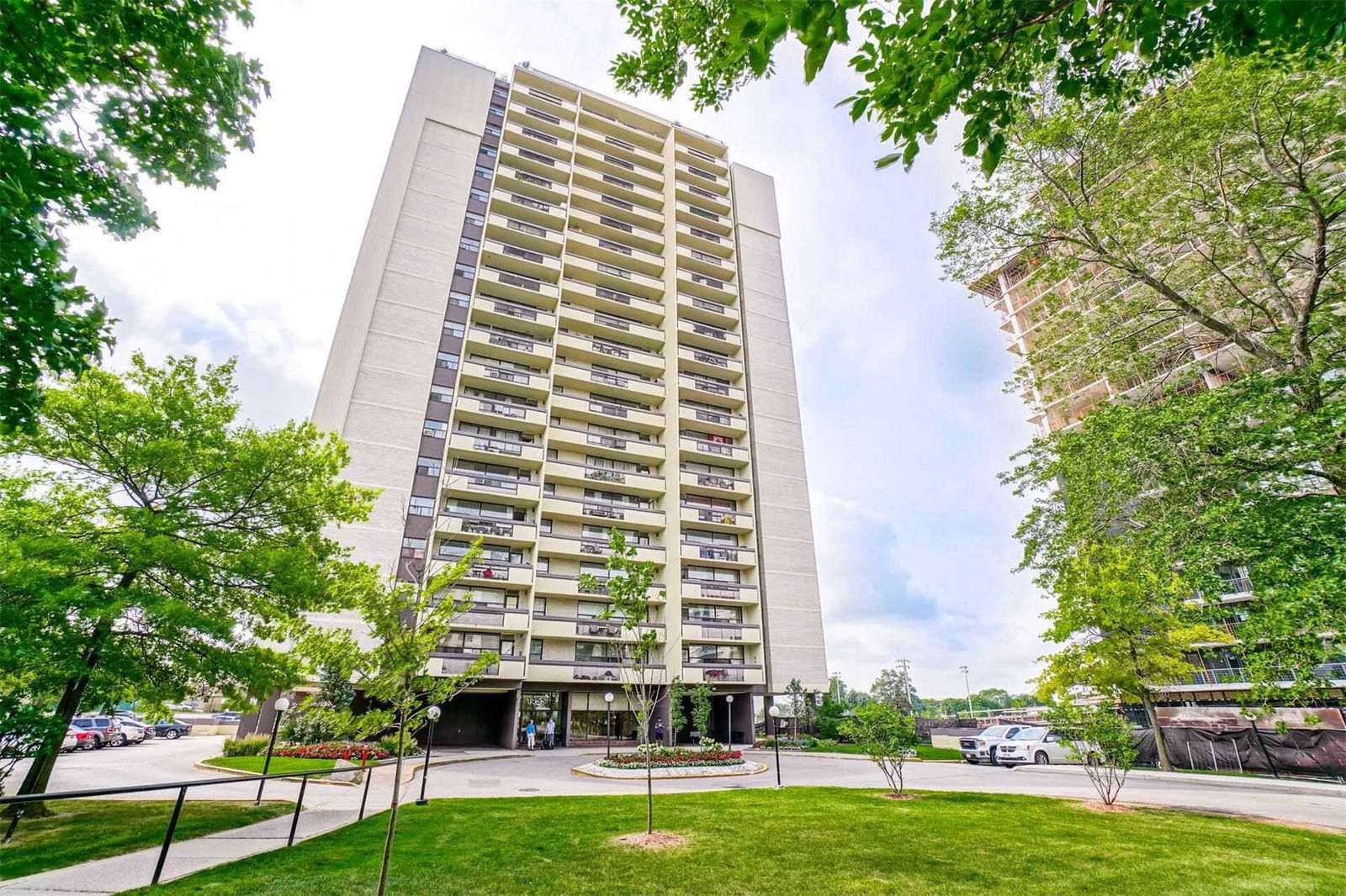 Lawrence Square Condos, North York, Toronto