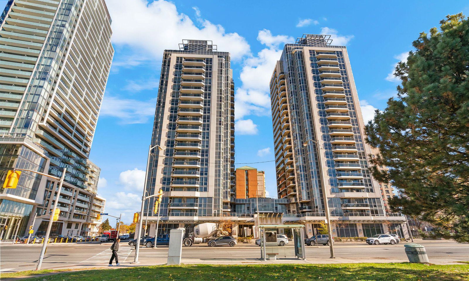 Luxe Condos, North York, Toronto