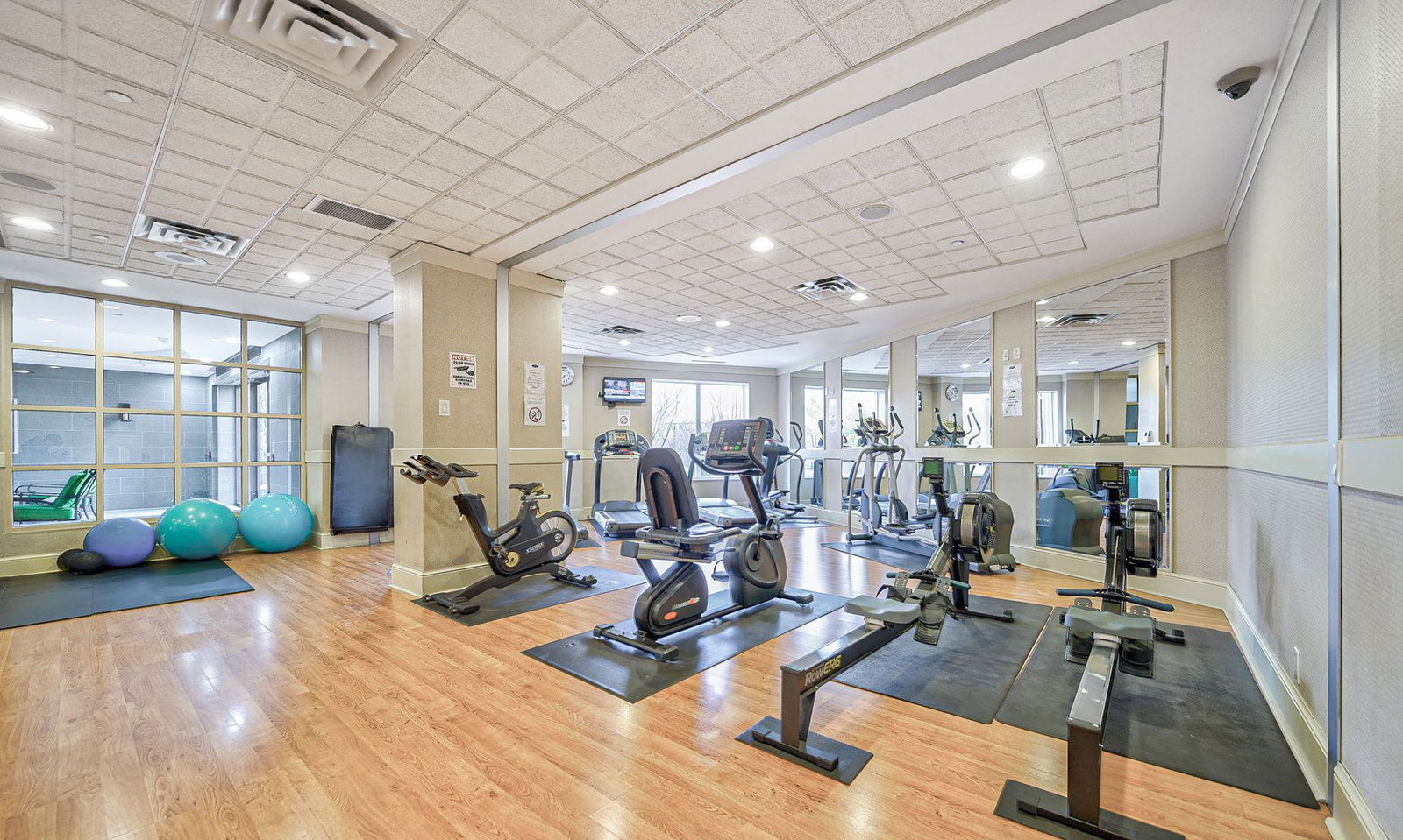 Gym — Mansions of Humberwood II, Etobicoke, Toronto