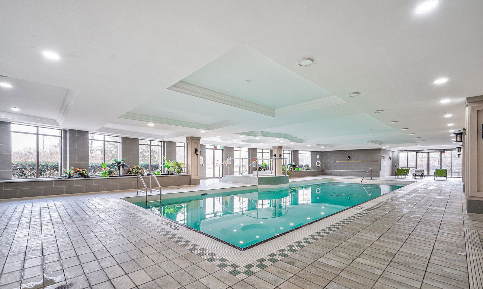 Pool — Mansions of Humberwood II, Etobicoke, Toronto