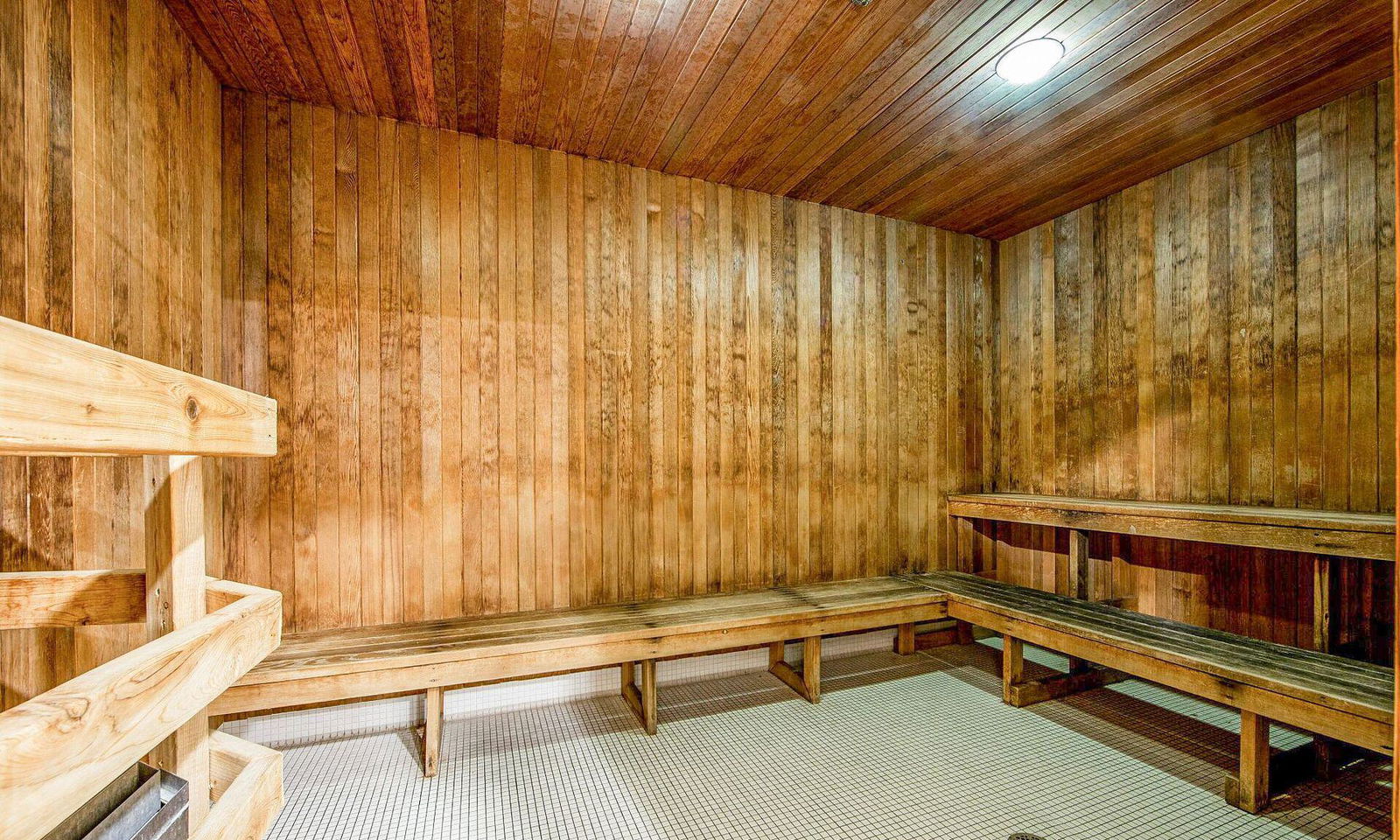 Sauna — Mansions of Humberwood II, Etobicoke, Toronto