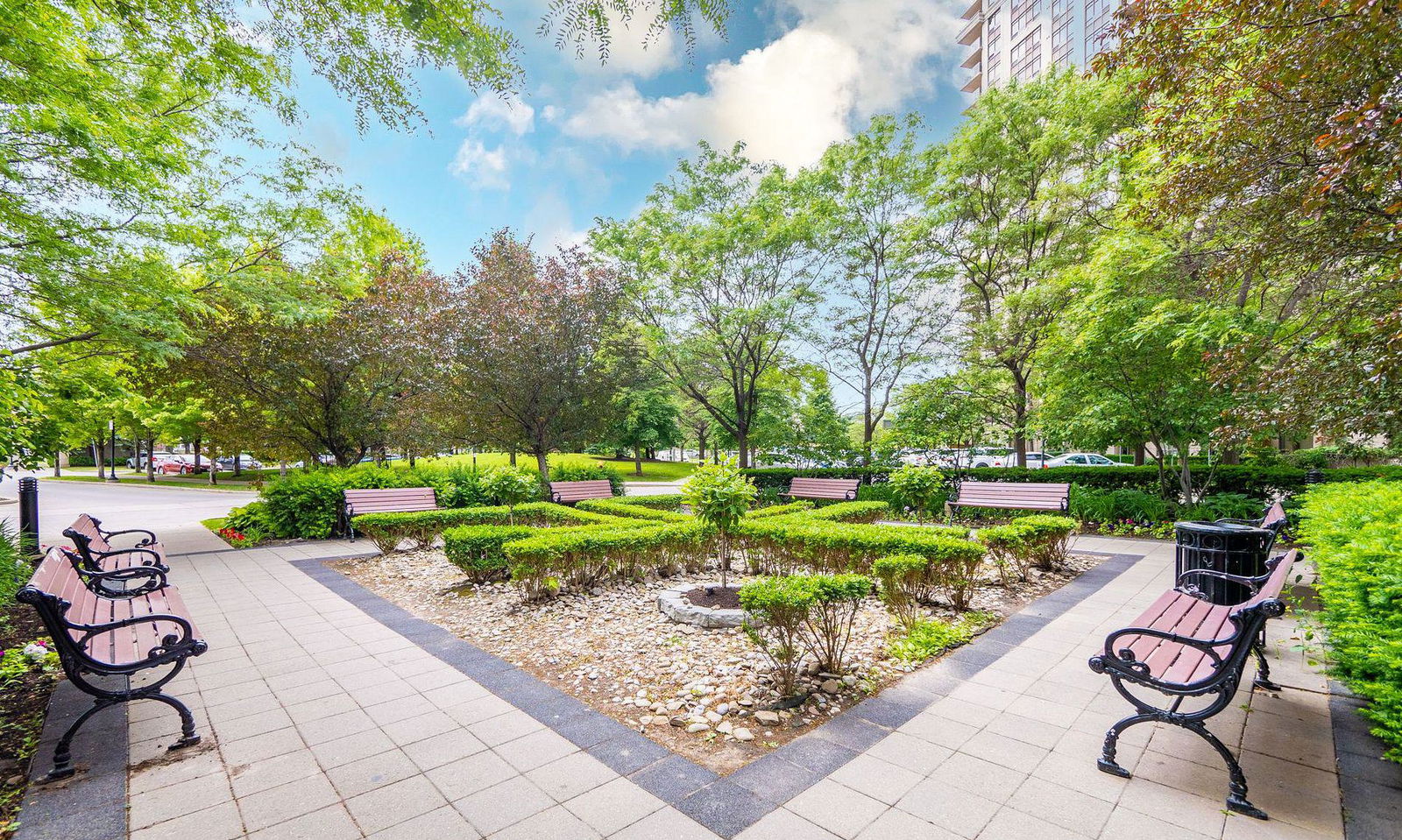 Mansions of Humberwood II, Etobicoke, Toronto