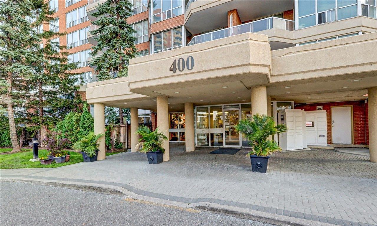 Entrance — Mayfair on the Green I Condos, Scarborough, Toronto