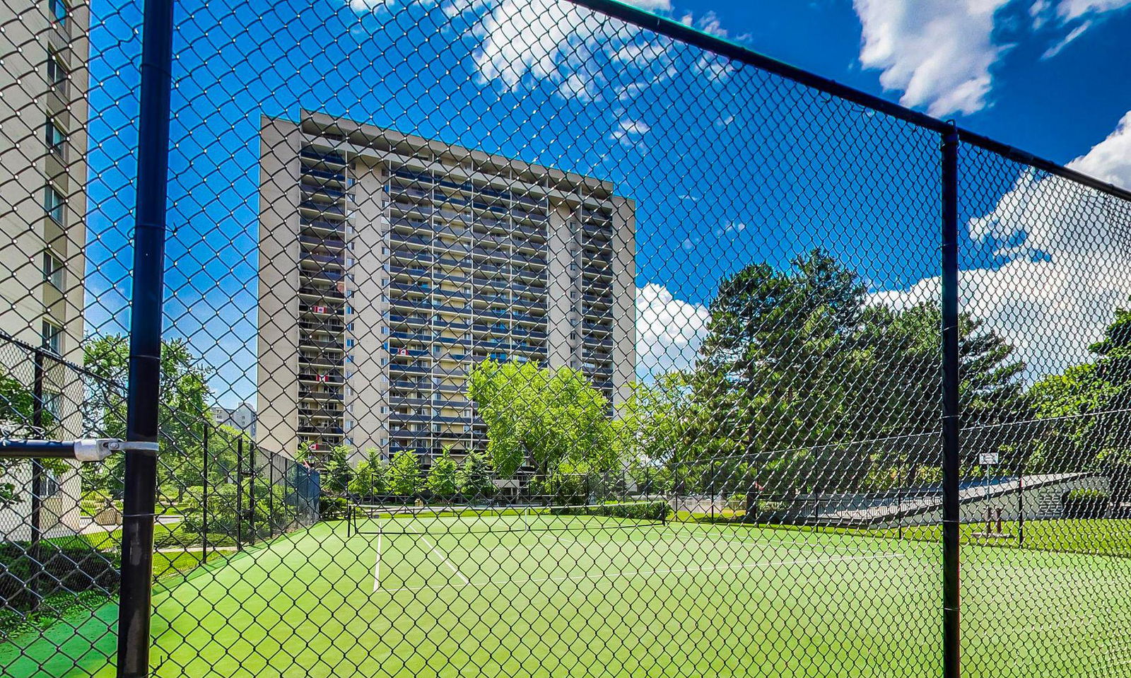 Tennis — Millgate Manor II Condos, Etobicoke, Toronto