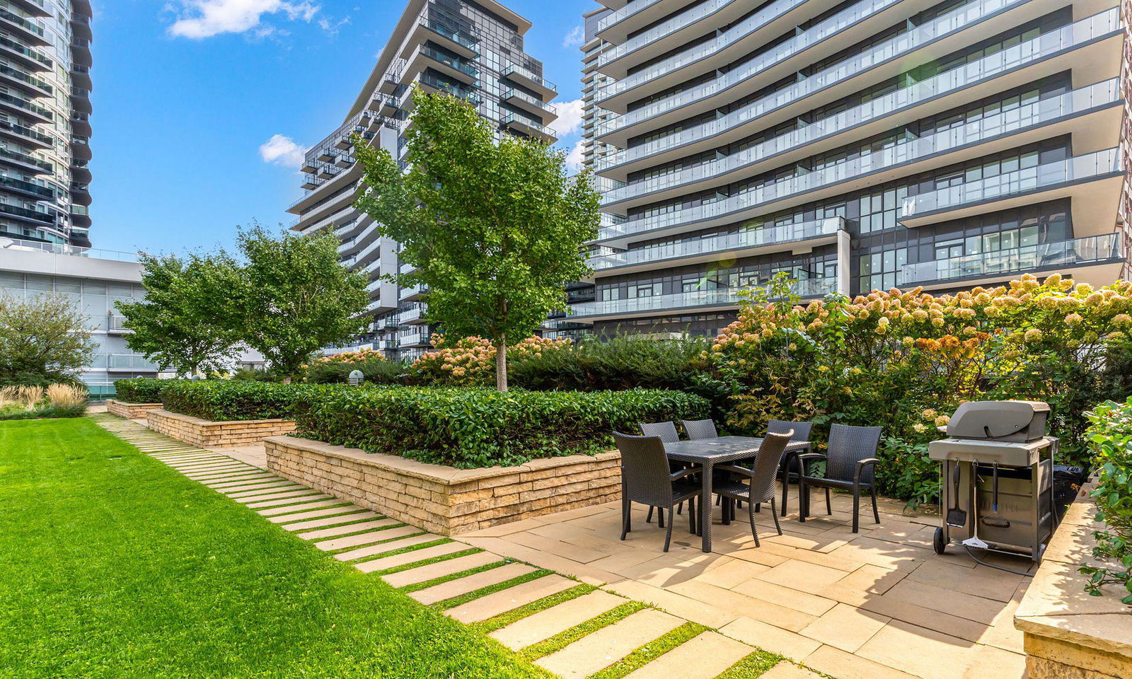 BBQ — Nautilus at Waterview Condos, Etobicoke, Toronto