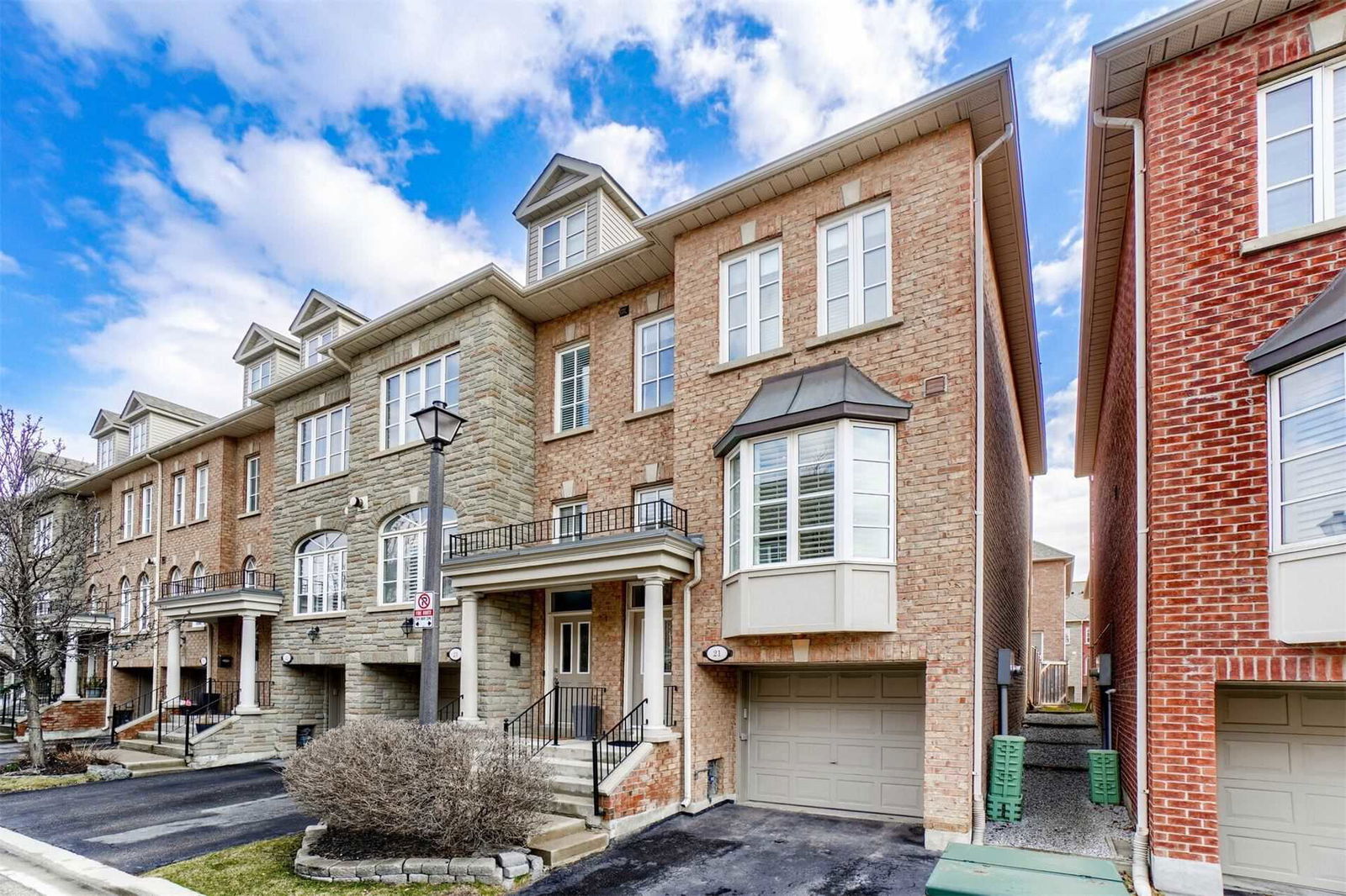 Oxford Court Townhouses, Etobicoke, Toronto