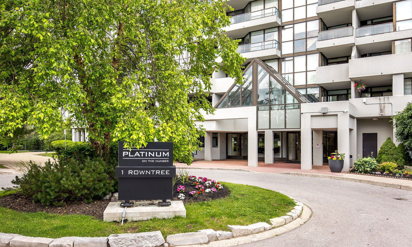 Entrance — Platinum on the Humber III Condos, Etobicoke, Toronto