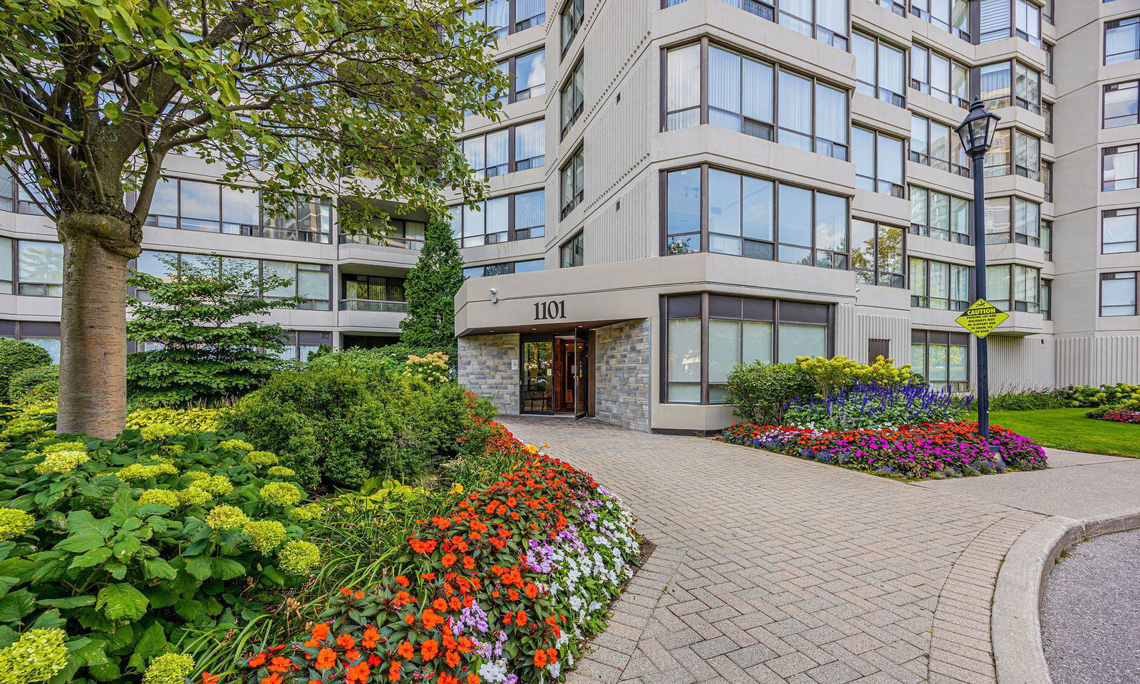 Entrance — Primrose Towers I Condos, North York, Toronto