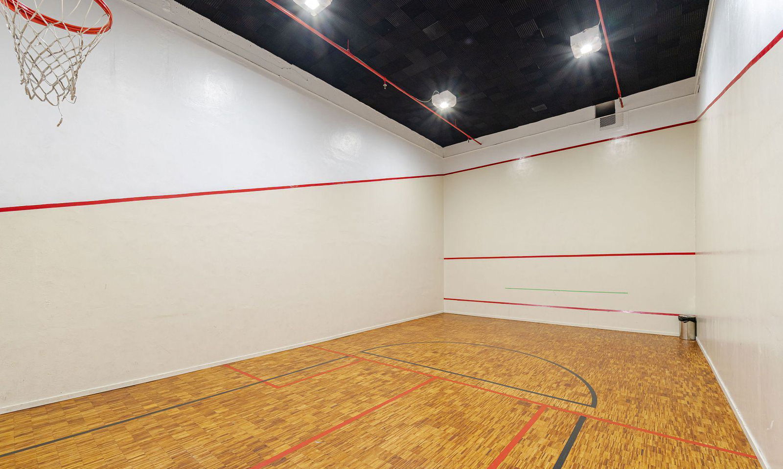 Squash Court — Queenscourt Condos, Etobicoke, Toronto