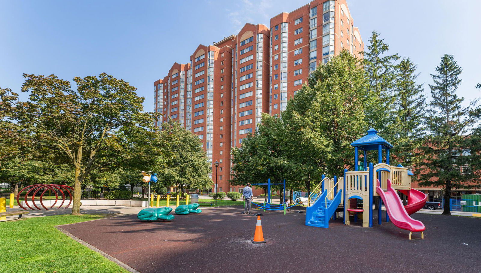 Rainbow Village I Condos, Scarborough, Toronto