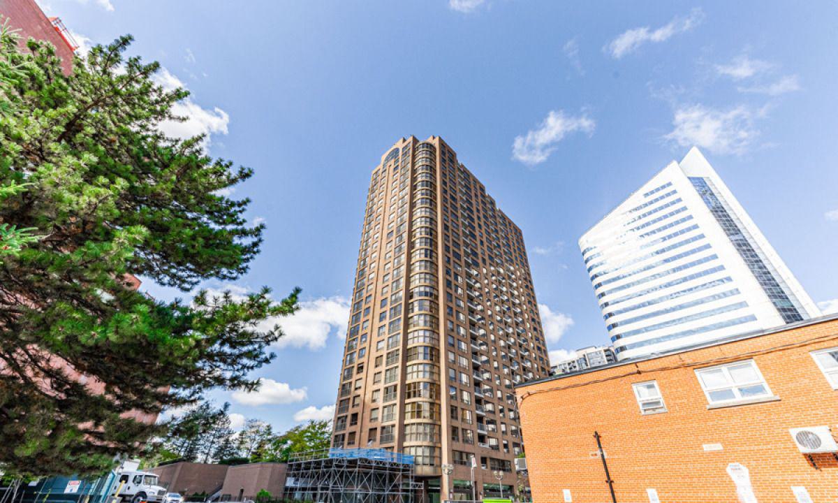 Residences of the Madison Centre, North York, Toronto