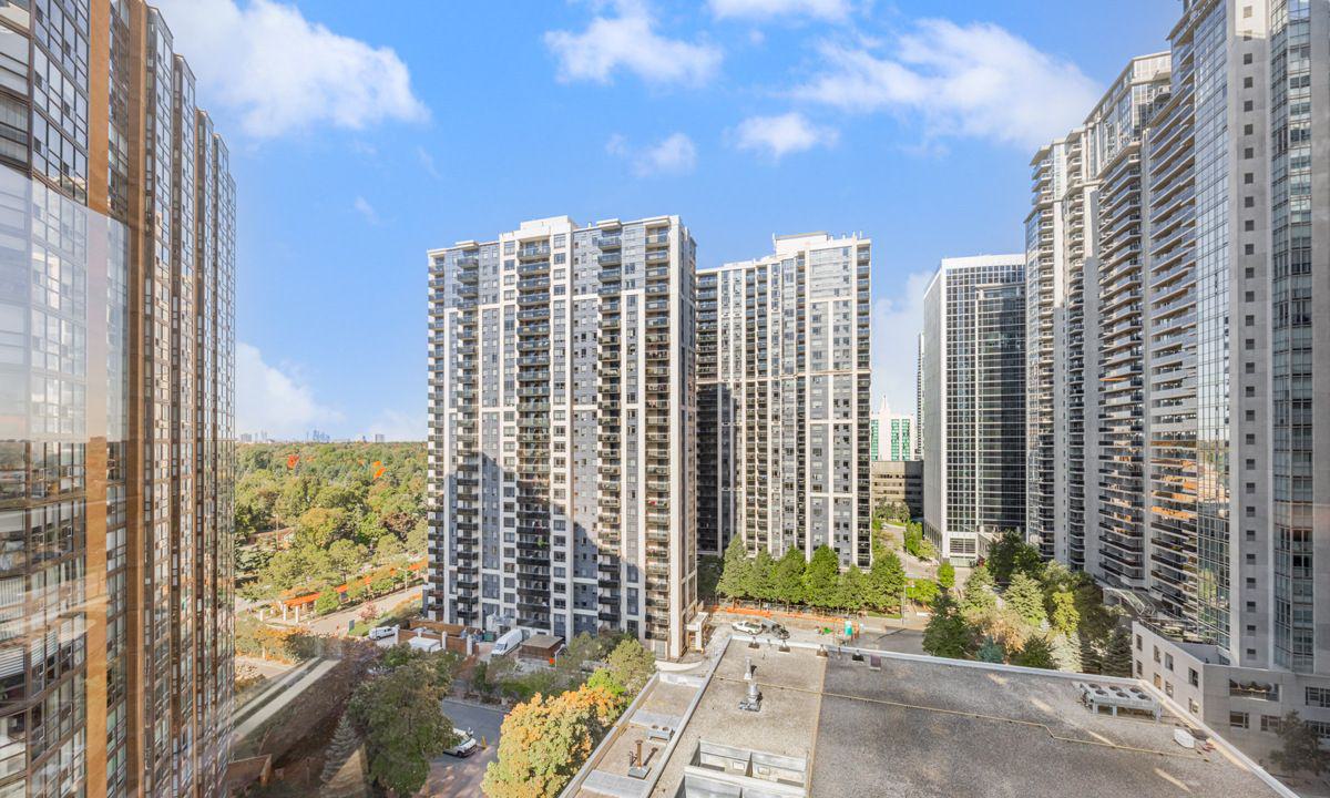 Skyline — Residences of the Madison Centre, North York, Toronto