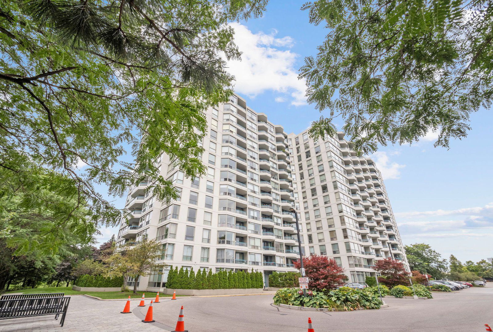 Exterior Side — Riviera Club I Condos, Scarborough, Toronto