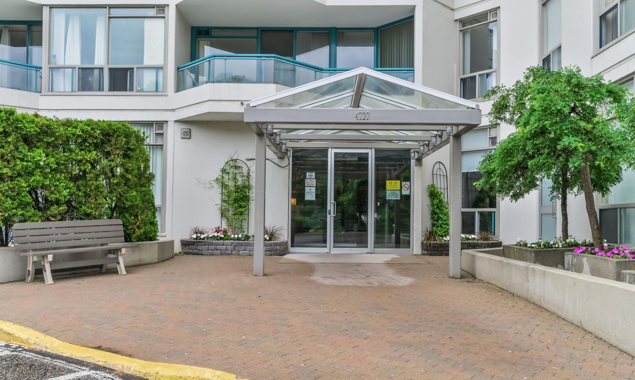 Entrance — Riviera Club I Condos, Scarborough, Toronto