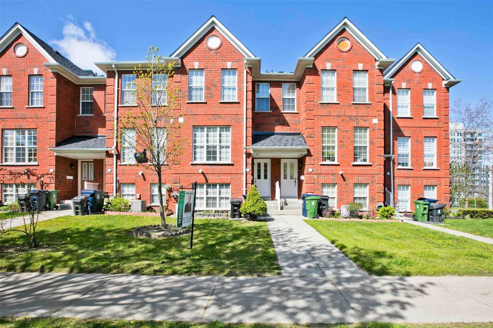 Sandhurst Circle Townhomes, Scarborough, Toronto