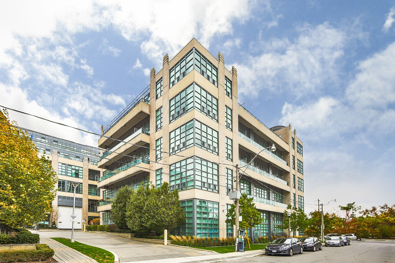 Exterior — Madison Avenue Lofts, Midtown, Toronto