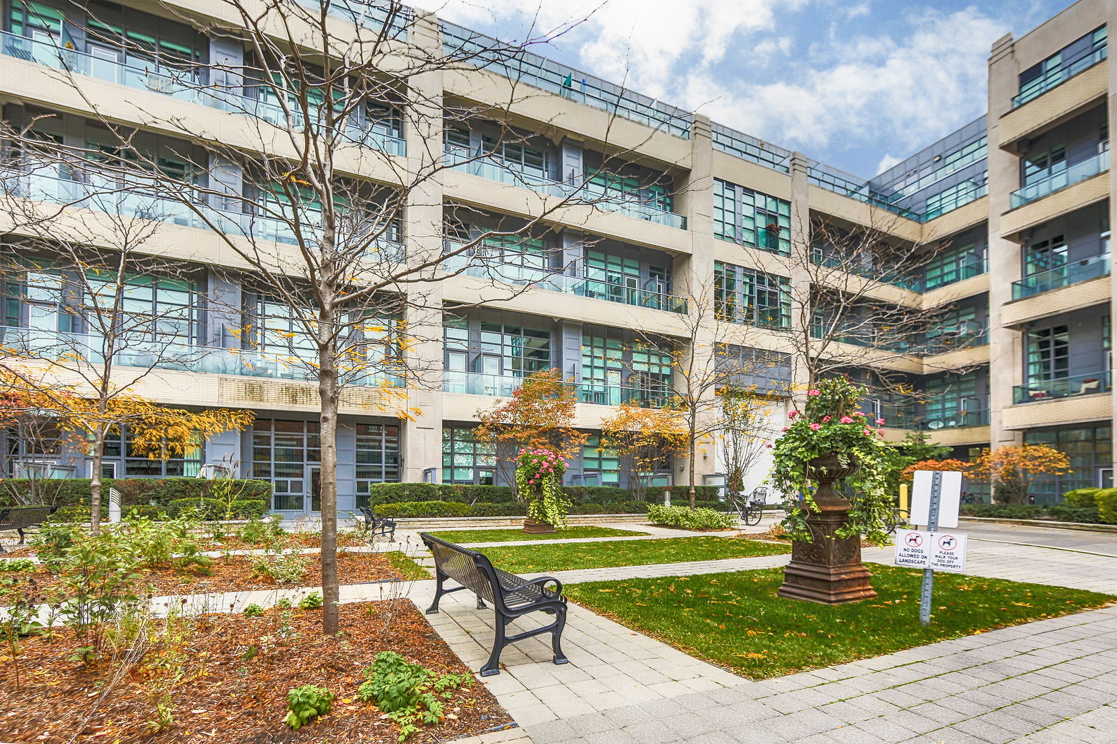 Patio — Madison Avenue Lofts, Midtown, Toronto