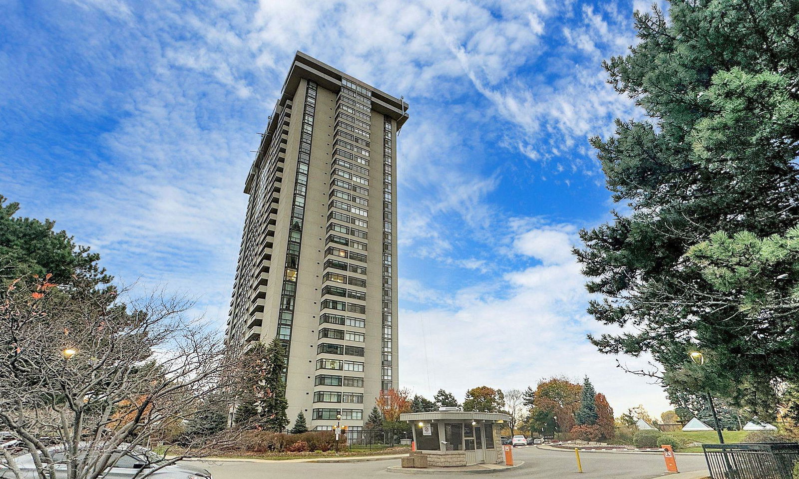 Exterior Side — Skymark II Condos, North York, Toronto