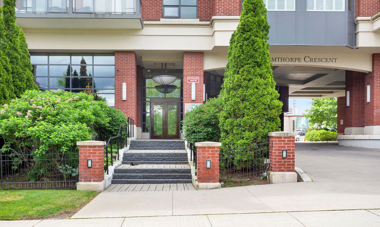 Entrance — St Andrew on The Green Condos, Etobicoke, Toronto