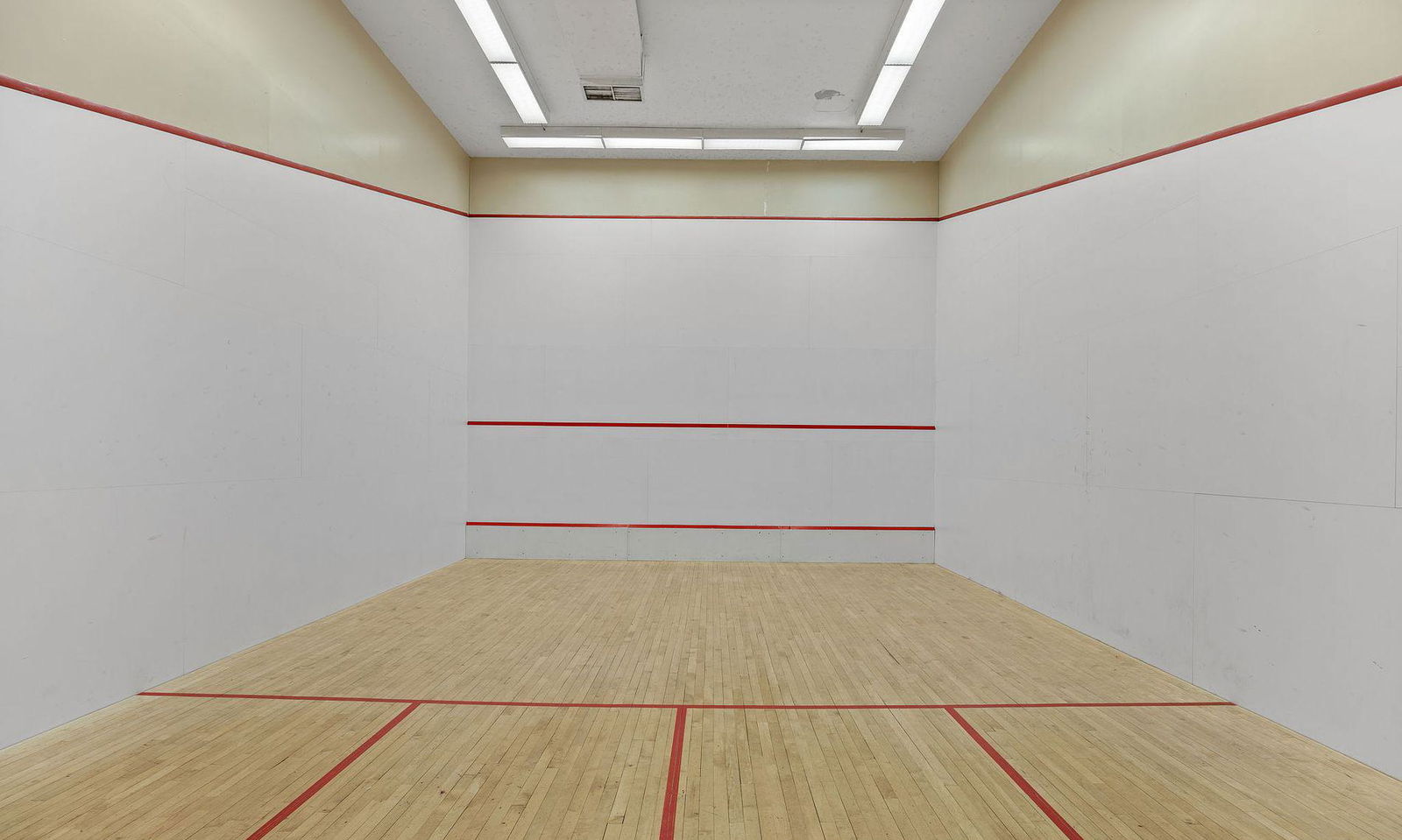 Squash Court — Sterling Club II Condos, Scarborough, Toronto