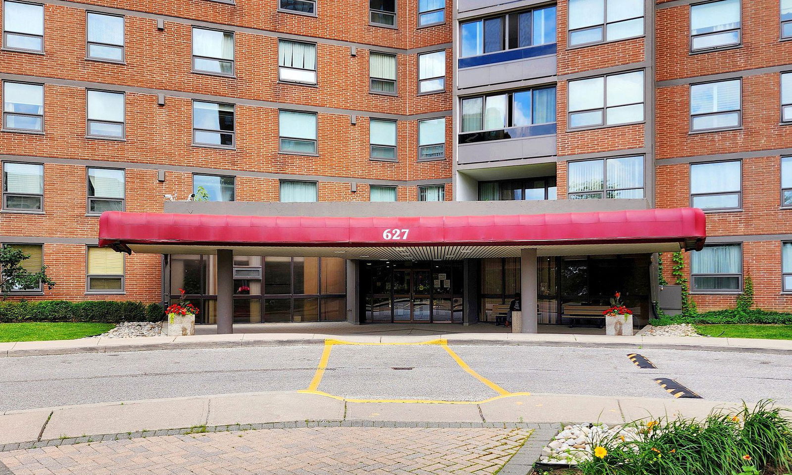 Entrance — Summit Royal Condos, Etobicoke, Toronto