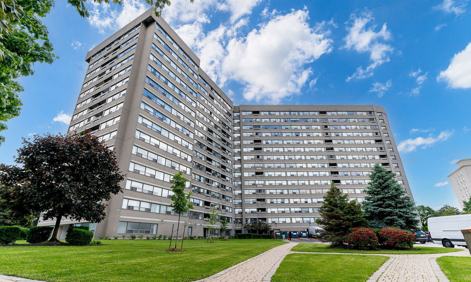 Exterior Side — Sunset West Condos, Etobicoke, Toronto