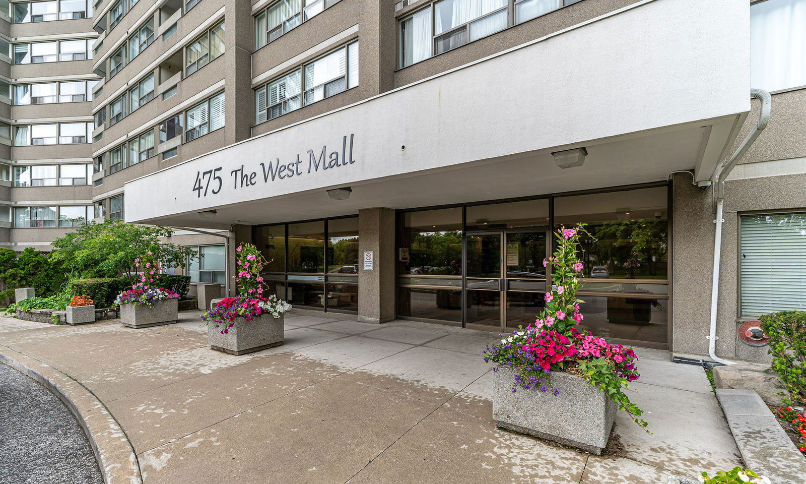 Entrance — Sunset West Condos, Etobicoke, Toronto