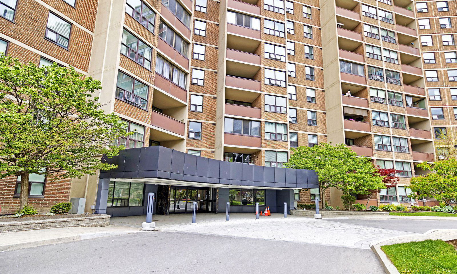 Entrance — The Buckingham Condos, Etobicoke, Toronto