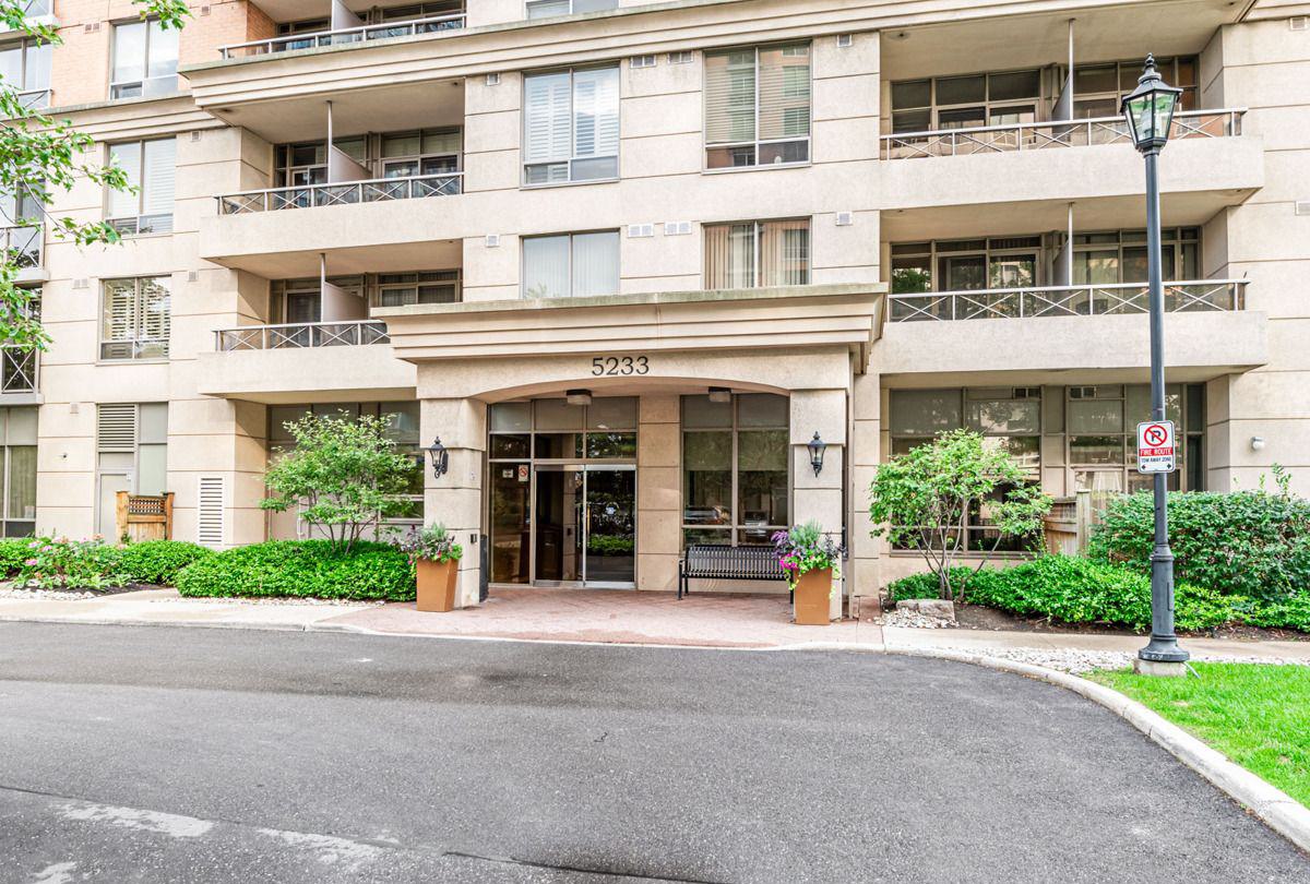 Entrance — The Essex II Condos, Etobicoke, Toronto