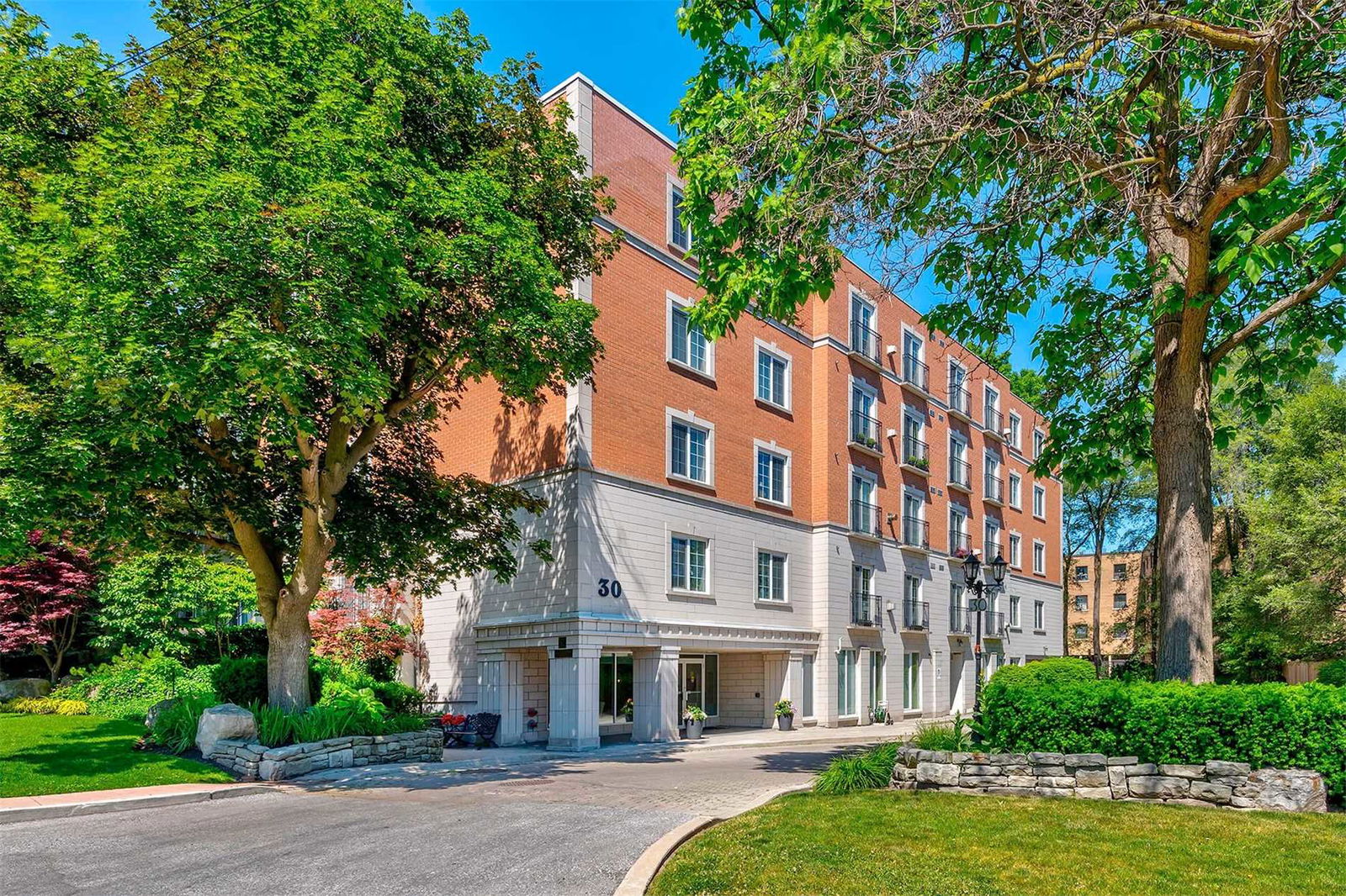 The Kingsway Regent Condos, Etobicoke, Toronto