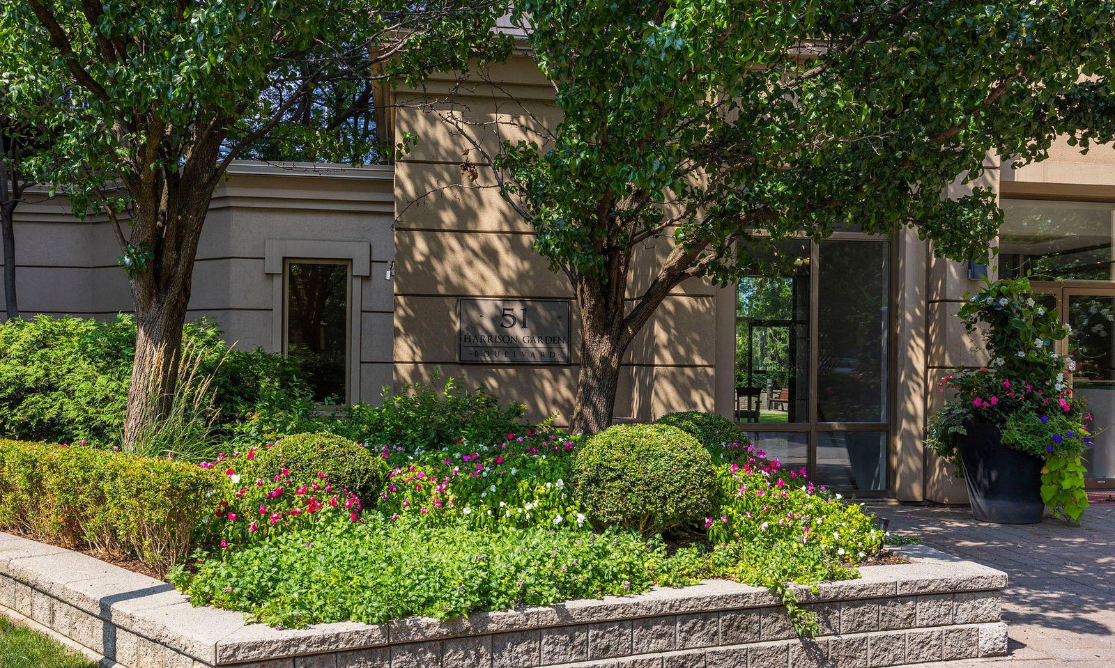 The Mansions of Avondale, North York, Toronto