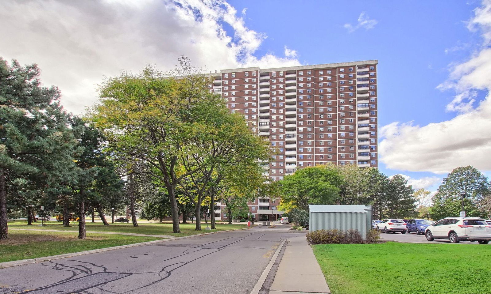 The Monarchy Condos, North York, Toronto