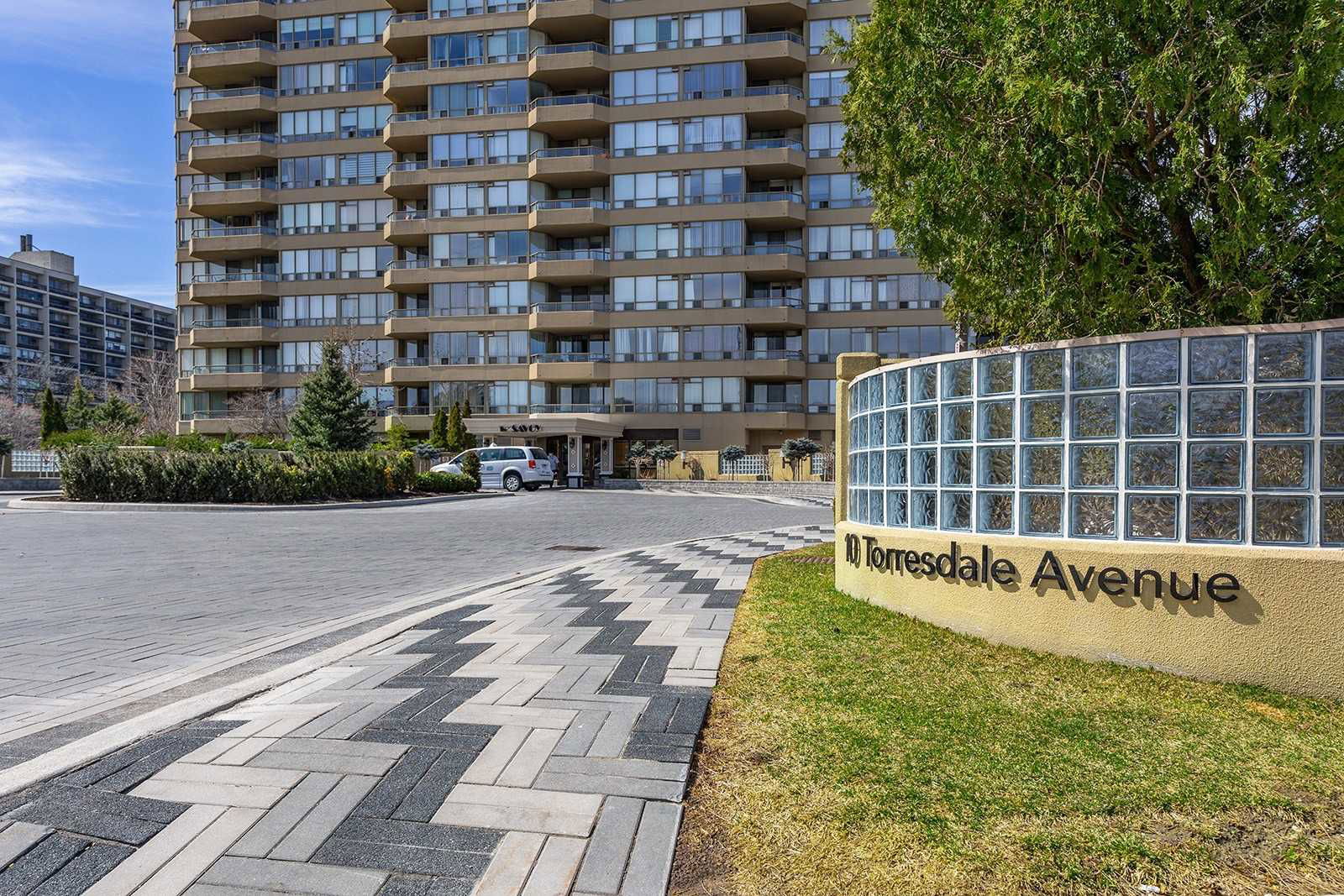 The Savoy Condos, North York, Toronto