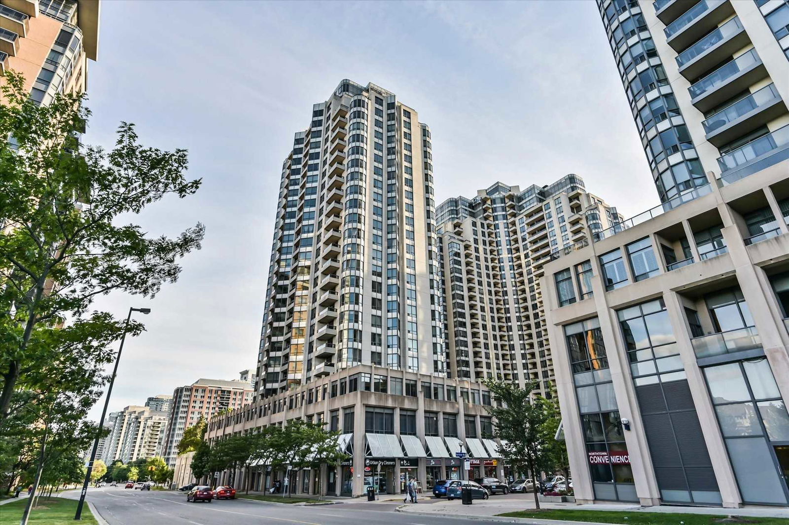 Triomphe-East Tower Condos, North York, Toronto