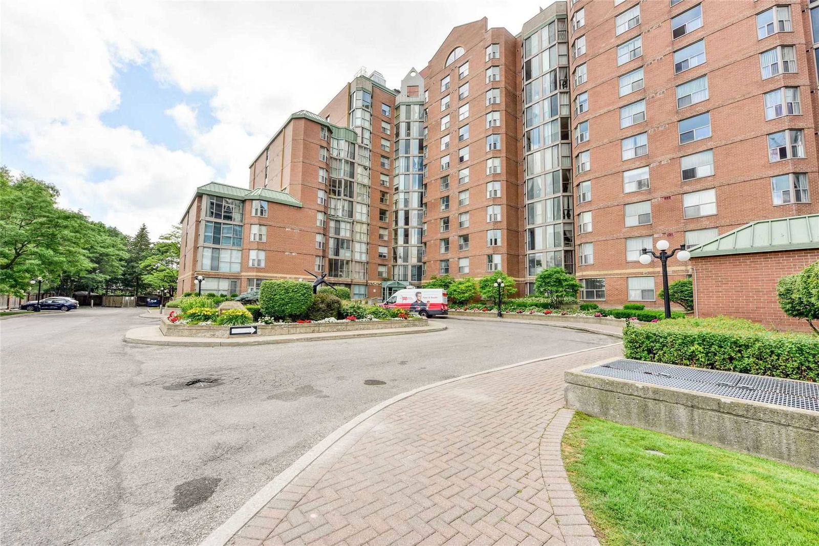 Turnberry Court Condos, North York, Toronto