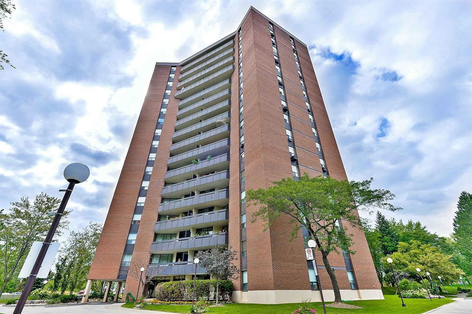 Valencia Towers Condos, Etobicoke, Toronto