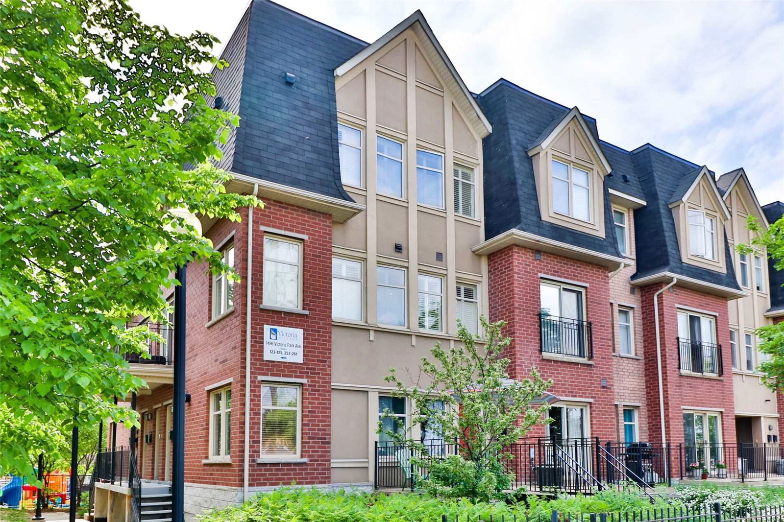 Victoria Village Townhomes, North York, Toronto