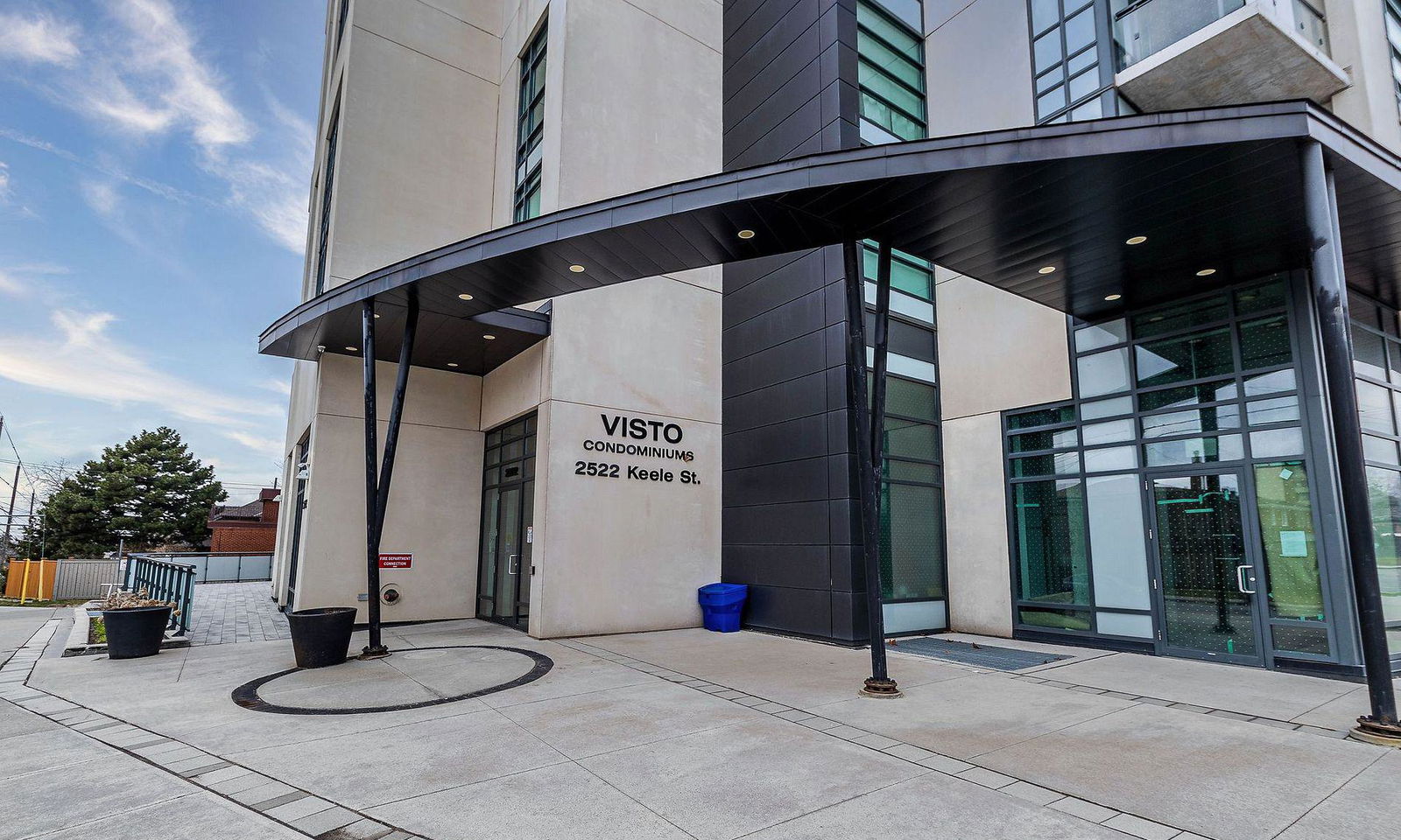 Entrance — Visto Condominium on Maple Leaf, North York, Toronto