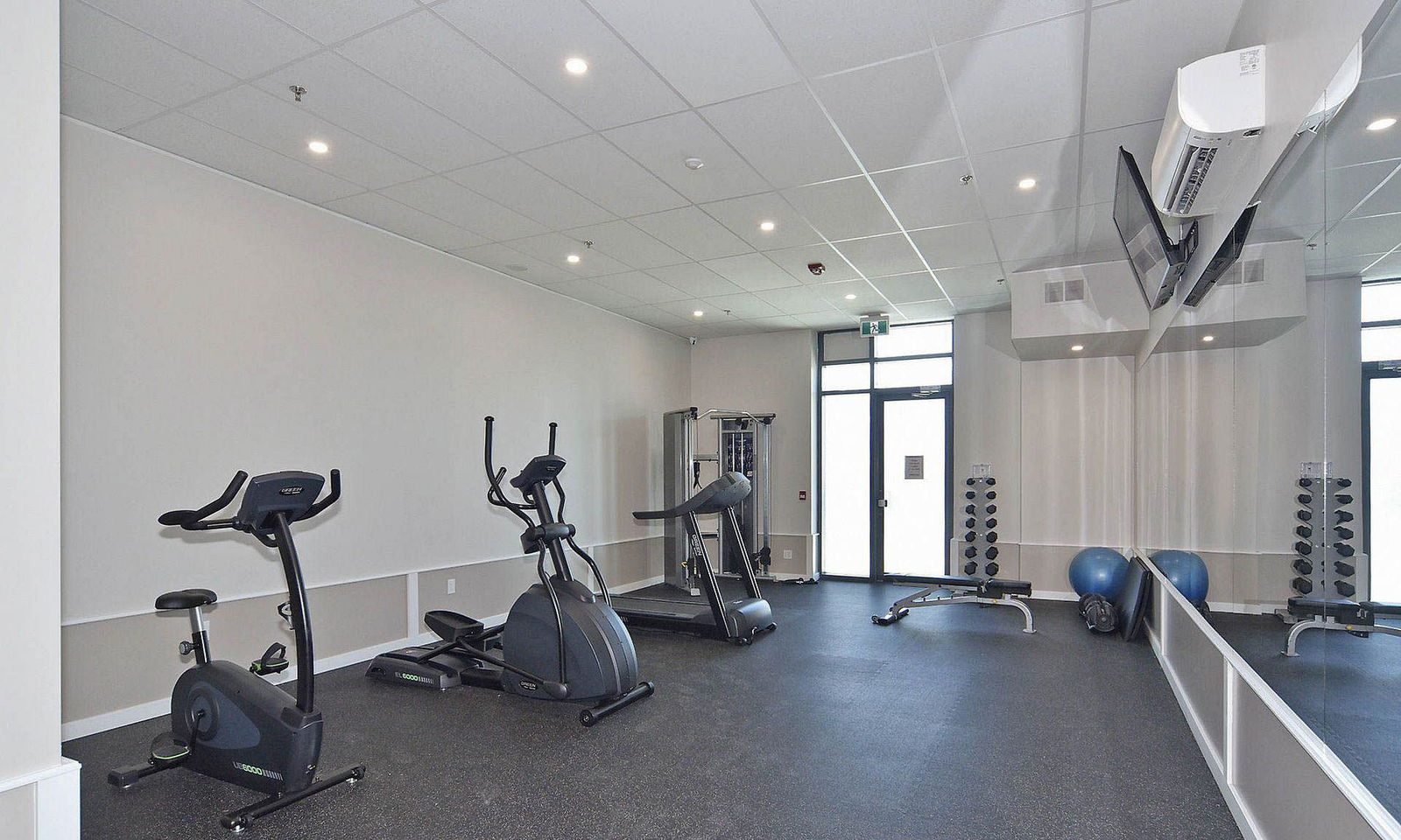 Gym — Visto Condominium on Maple Leaf, North York, Toronto