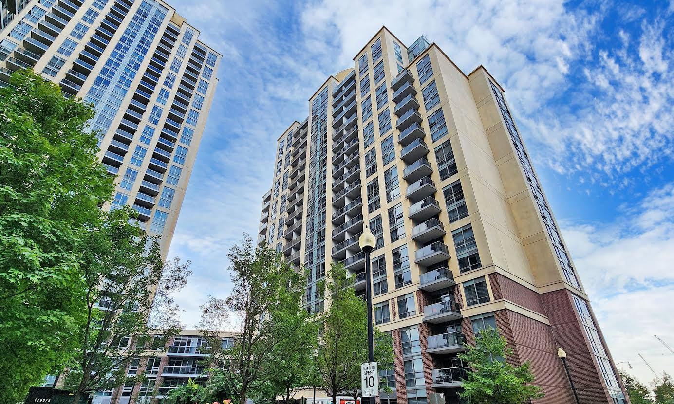 Exterior Side — Vivid Condos, Etobicoke, Toronto