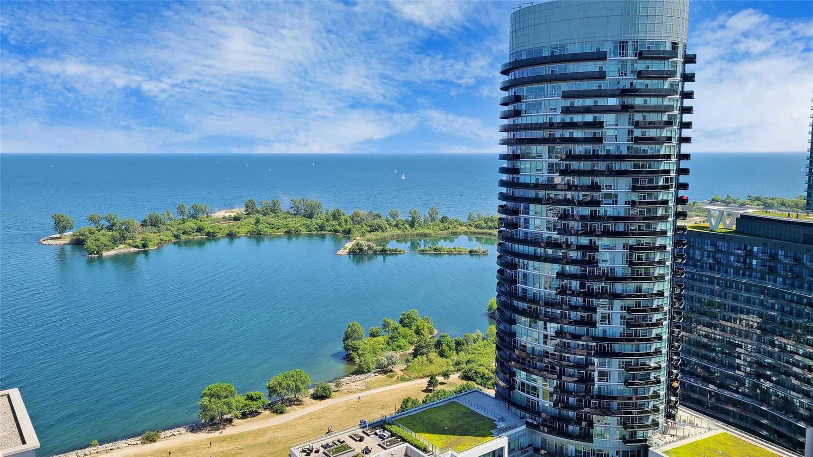 Skyline — Voyager I at Waterview Condos, Etobicoke, Toronto